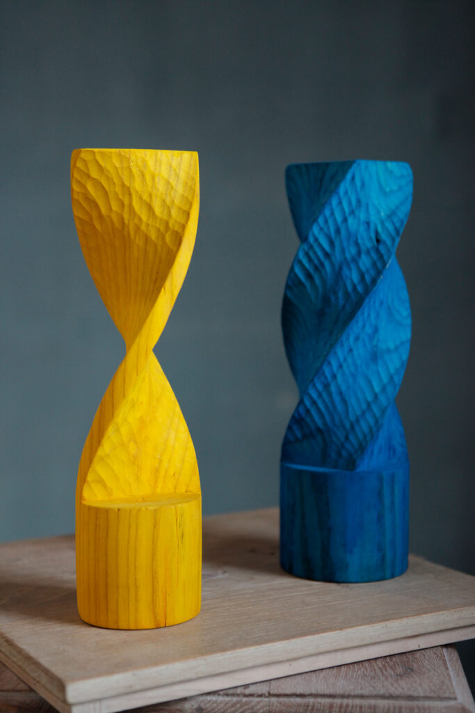 Colonnes jaune et bleue (frêne) 35,5 cm